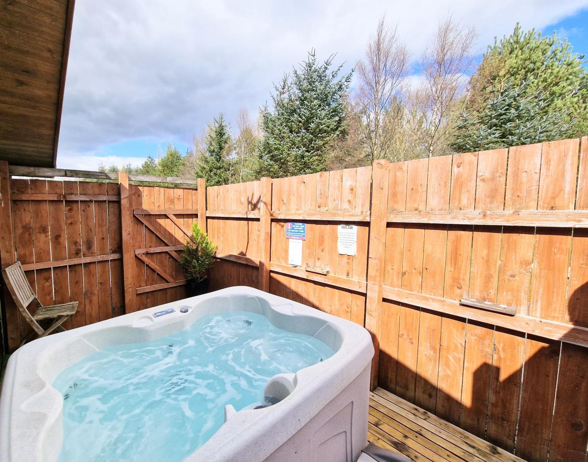 Kelty Lomond 4 With Private Hot Tub - Fife - Loch Leven - Lomond Hills 빌라 외부 사진